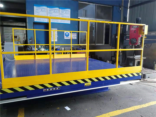 Electric Hydraulic Elevating Dock Lift For Truck Loading/Unloading