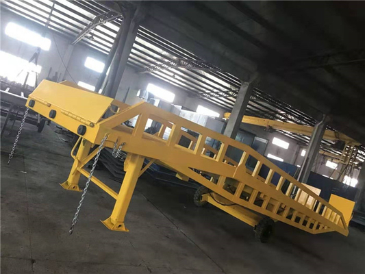 Portable Mobile Yard Ramp To Unloading Goods By Forklift From Warehouse Dock