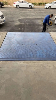 13.6T Hydraulic Dock Levelers For Forklift Working