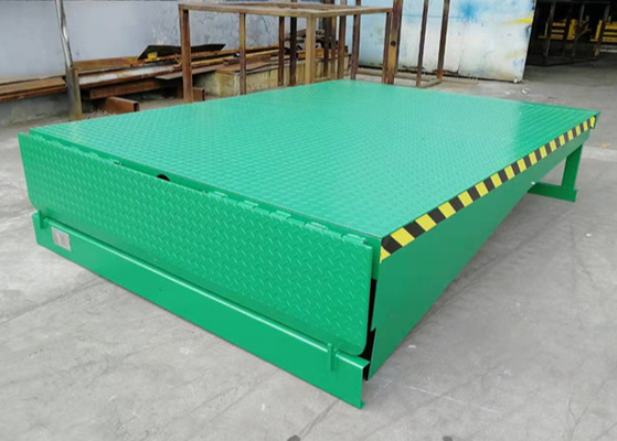 Hydraulic Dock Ramp, Loading Dock Equipment , Hydraulic Dock Leveler Anti Skid Checkered Plate Platform