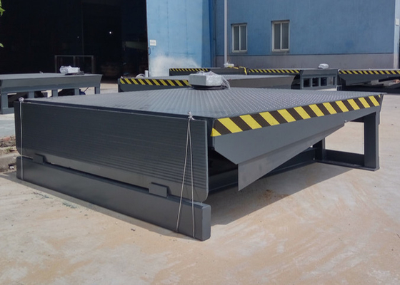 Forklift Working Equipment 8000KG Hydraulic Electric Dock Leveler