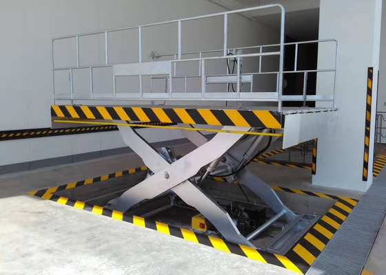 O equipamento de 3,5 toneladas da baía de carga hidráulico Scissor a cor do cinza da plataforma do elevador